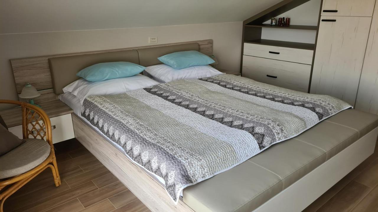 Villa Amalia Apartments Malinska Ngoại thất bức ảnh