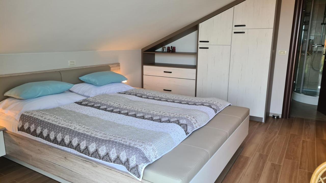 Villa Amalia Apartments Malinska Ngoại thất bức ảnh