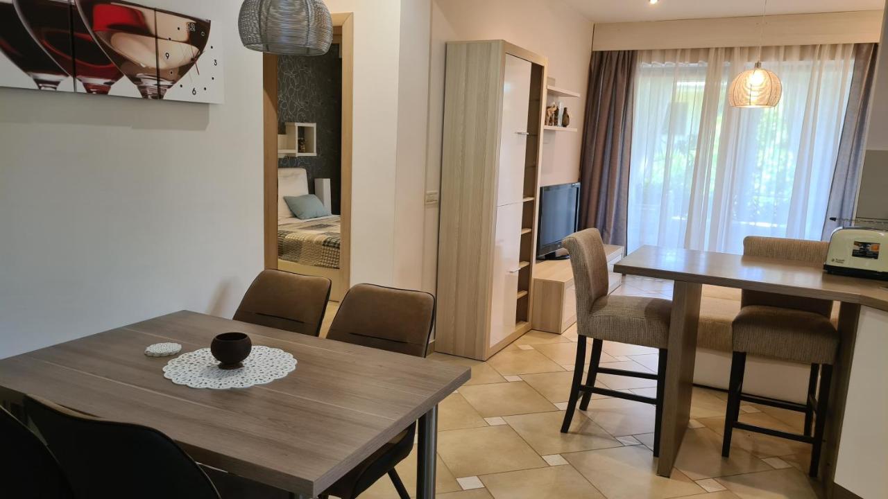 Villa Amalia Apartments Malinska Ngoại thất bức ảnh