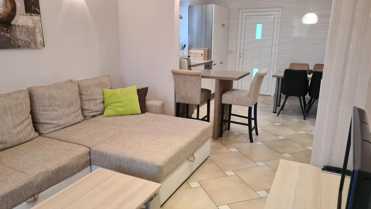Villa Amalia Apartments Malinska Ngoại thất bức ảnh