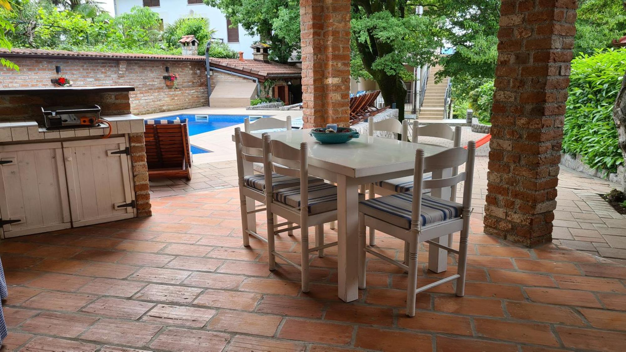 Villa Amalia Apartments Malinska Ngoại thất bức ảnh